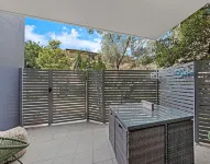 Kozyguru | Ryde | Cosy 2Bed Apt With Private Yard Hotels in Ryde