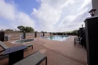 La Quinta Inn & Suites by Wyndham Big Spring - Pools
