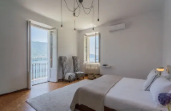Villa Chiara Moltrasio with Private Garden by Rent All Como