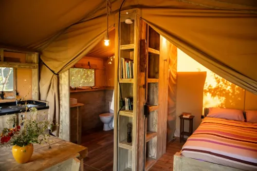 La Jolie Longère Fleurie Tiny House Avec Piscine et Jardin Hotels in Virson