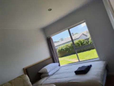 Small 2-Bedroom Flat at Rangiatea Road, Epsom, Auckland