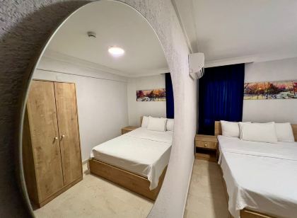 Ados Hotel