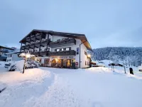 Hotel Comelico Отели рядом с достопримечательностью «Museo multitematico Palazzo Corte Metto»