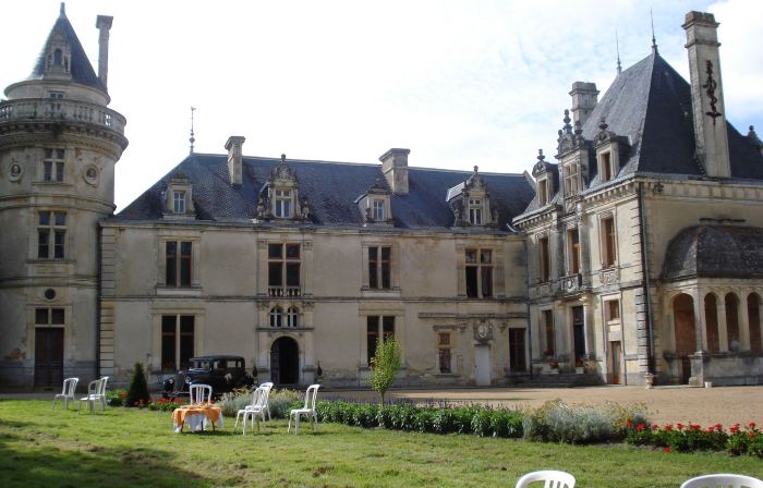 Château de la Court d'Aron