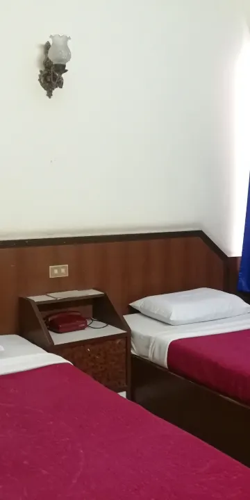 Standard Room  Twin Beds Air Con Room (เตียงขนาดเล็ก 2 เตียง)