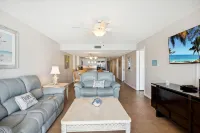 Las Brisas 202 Hotels in Madeira Beach
