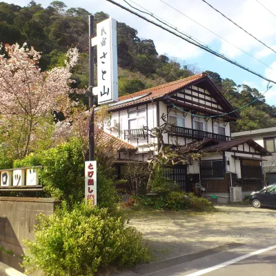 Minsyuku Satoyama Hotels near Tsuwano Station