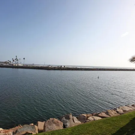 Oceanside Marina Suites - A Waterfront Hotel