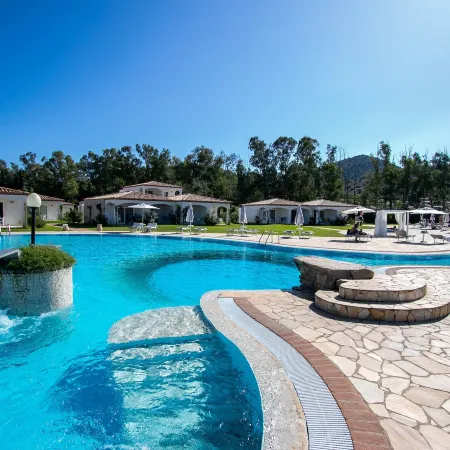 Limone Beach Resort
