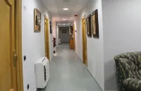 Hostal Restaurante Carolina فنادق في La Armuna