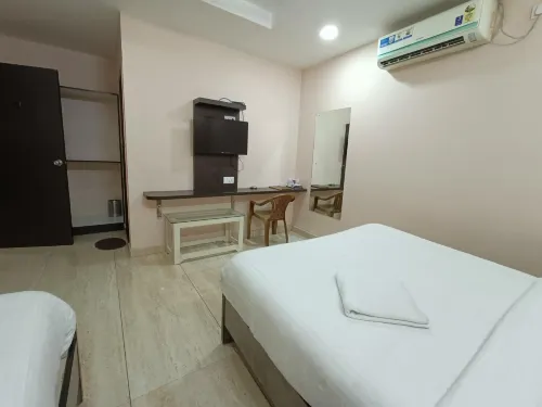 Hotel Satyam - Parking