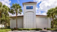 Studio 6 Coral Springs, FL - Fort  Lauderdale Hotels near Miami Exotic Auto Racing
