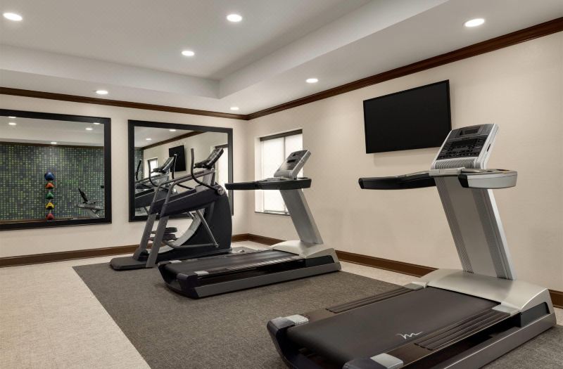 La Quinta Inn & Suites by Wyndham Memphis Wolfchase photo 2