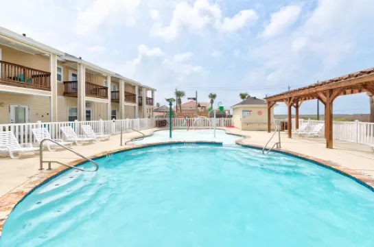 Heated Pools and Resort Amenities - Charming Coastal Retreat
