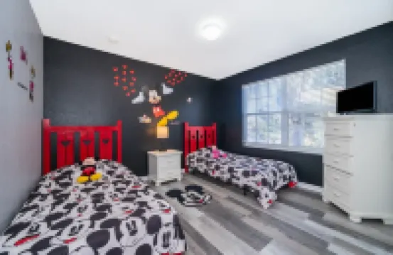 Luxury 6 Bedroom Pool Home in Windsor Hills