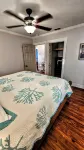 2-bedroom house, fits 6, bike trails, pet friendly, lakes, downtown night life!