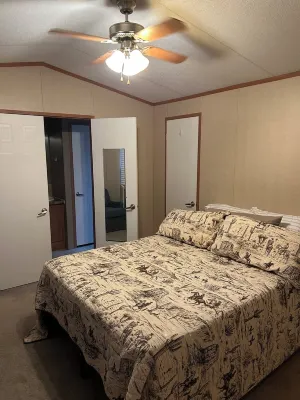 Cozy 2-bedroom Mobile Home in Freedom, OK Hotels in Woods County