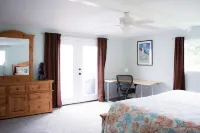 Getaway Beach Bungalow Carlsbad Village Family & Pet Friendly, 1 Block To Beach - homestay