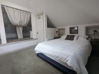 CUSTOM HOME, WALK TO RESTAURANTS, GROCERY, PARK, PETS&420 OK,COOL NEIGHBORHOOD