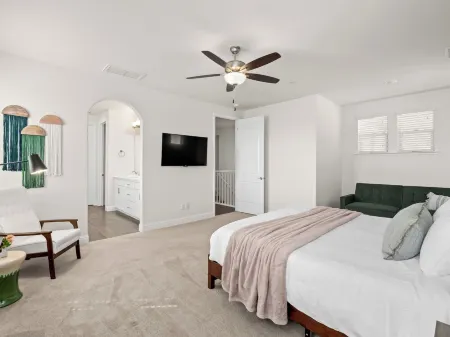 Brand New, Pool, Game Room, BBQ, 2 King Suites! Отели в г. Кловис