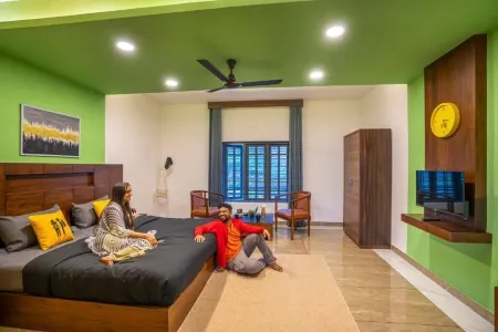 The Hosteller Wayanad, Vythiri Отели рядом с достопримечательностью «Kakkadampoyil.hills view vythiri»