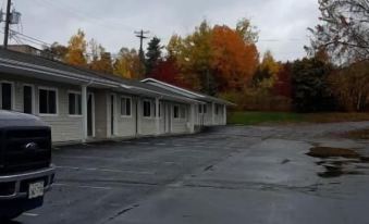 Fundy Line Motel