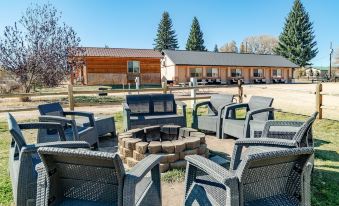 Mountain Ridge Cabins & Lodging Between Bryce and Zion National Park