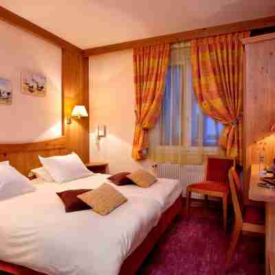 Hôtel de la Tour Rooms