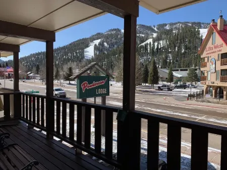 Ponderosa Lodge