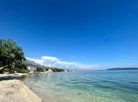 Bright and Cozy Apartment With Balcony in Kastel Luksic