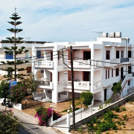 Captain Michalis Apartments - 750m from Kalamaki Beach