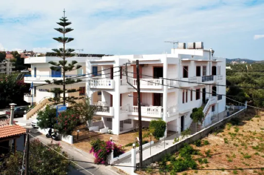 Captain Michalis Apartments - 750m from Kalamaki Beach