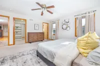 15mins to Hartford, Home in Manchester w/ King Bed Hotel in zona Case Mountain