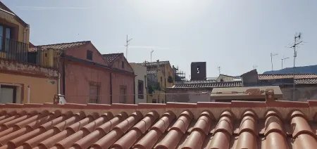 Detached house with large equipped terrace, pets welcome