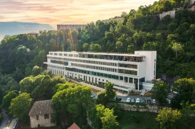 The Babel Community Hôtel - Grenoble Bastille Hotels in Fontanil-Cornillon