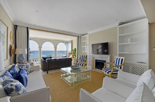 Camps Bay Luxury Villa - Bingley Place Hotels in 