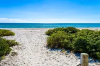 Sundial B306--Direct Beachview, Newly Renovated, Steps to Beach - 4-Sterne