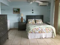 Beachside, Pool, Amazing Views, Excellent Location - 3bedroom/3bathroom Condo