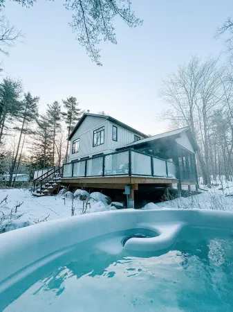 Modern Lake House on White Lake