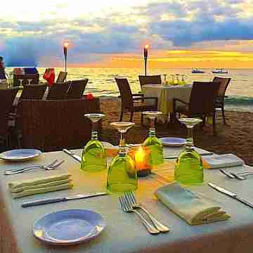 Relaxing Bright Studio 2 Blocks Beach in Romantic Zone Dining/Meeting Rooms