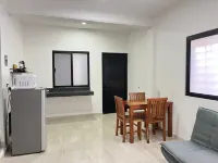 Studio on Cancun Downtown. Close to grocery stores, restaurants and bus stop.