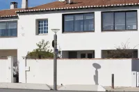 Comfortable apartment with courtyard close to the center and beach.