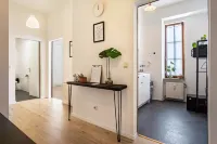 NEXT HOME - FREE Parking & WiFi - Ruhige Lage - bright Apartment