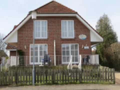 Two-room apartment W6 with terrace, approx. 400m from the beach