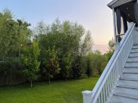 We are 4.8 driving miles from Shipyard Park.