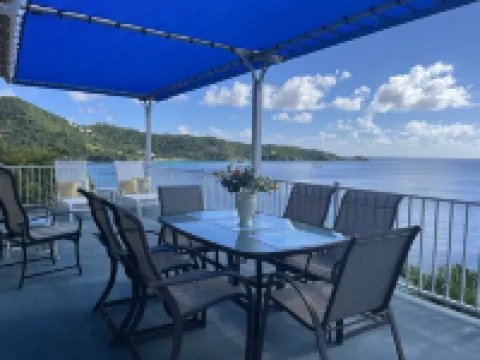 Spectacular Beachfront Villa. Great Snorkeling, Kayaking, Sunrise & Sunset Views