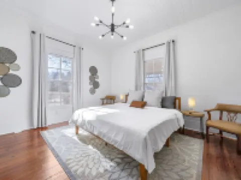 Remodeled Historical Home in Downtown Warm Springs Hotels in Meriwether County