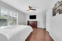 Spacious home in the heart of San Antonio, close to SeaWorld and Lackland Hotel dekat Kelly Field Annex/Lackland Air Force Base