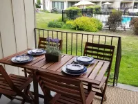 New Remodel! Lakeside Condo w/ Pool, Kayaks, Bikes サンドポイントのホテル