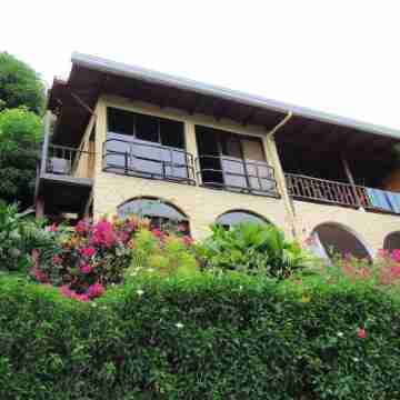 Paradise Awaits! Beach Bliss & Wildlife Thrills – Only 10 Minutes Away! Sleeps 3 Hotel Exterior